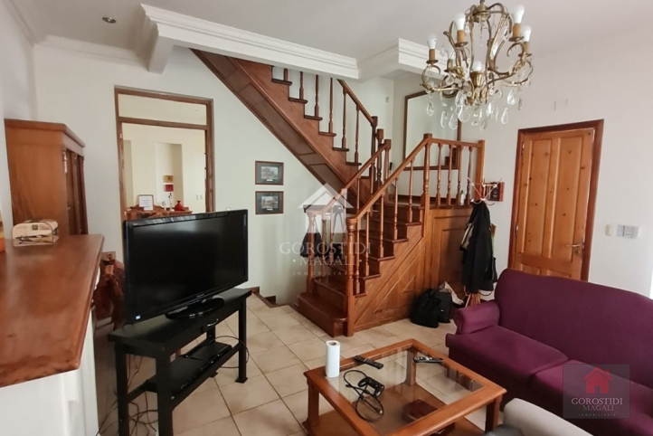 Casa 3 dorm, 180m² con patio y terraza