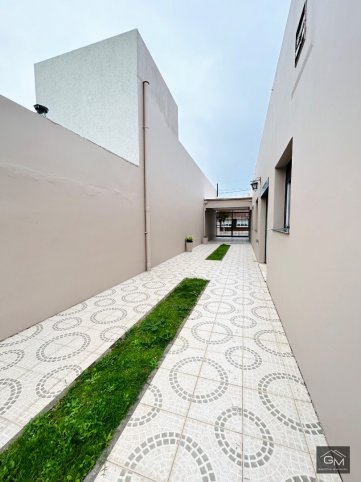 Casa 3 dorm, 500m² con pileta — 4 de Abril