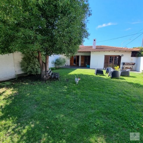 Casa en Venta en Brandsen 1077, zona calvario, 3 dorm, 180m²
