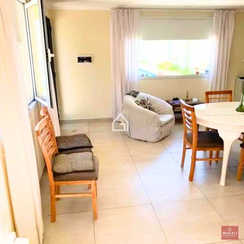 Casa 2 dorm, 120m² con pileta y cochera — José Martí