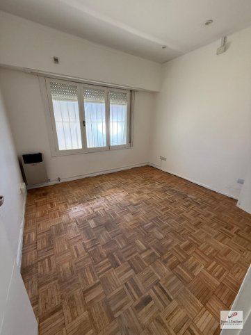 Casa 3 dorm, 190m² con patio — Maipú al 1000
