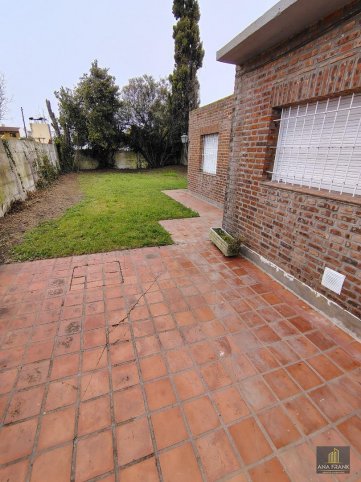Casa 4 dorm, 170m² con jardín y garage — Maipú 800