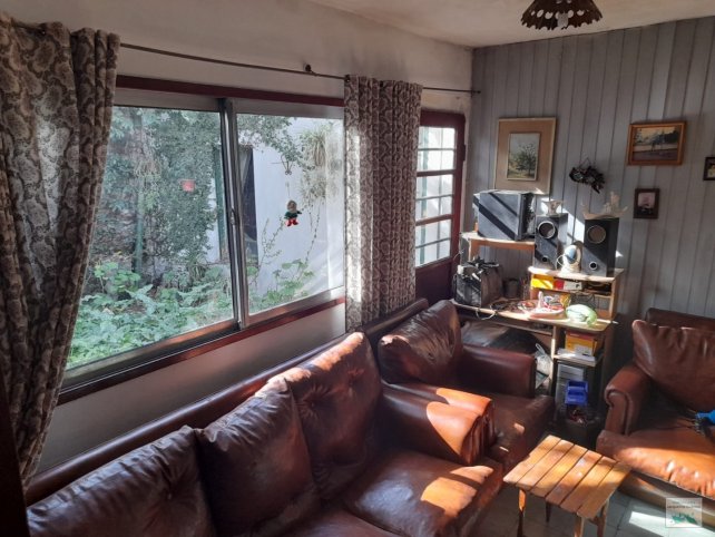 Casa en Venta 4 dorm, 247m² con garage y patio — 9 de Julio