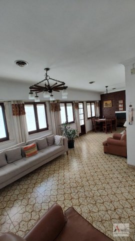 VENTA | CASA SEMICENTRO - TANDIL