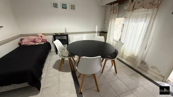 Casa en venta, 3 departamentos y monoambiente, Larrea 1200