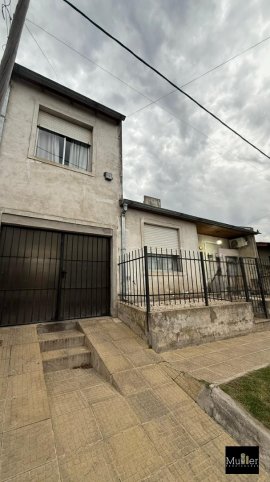 Casa en venta, 3 departamentos y monoambiente, Larrea 1200