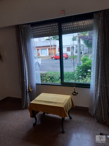 Casa 4 dorm, 125m² en Barrio Falucho con garage