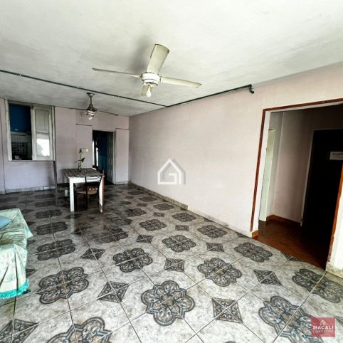 Casa en VENTA - a refaccionar 4 de Abril