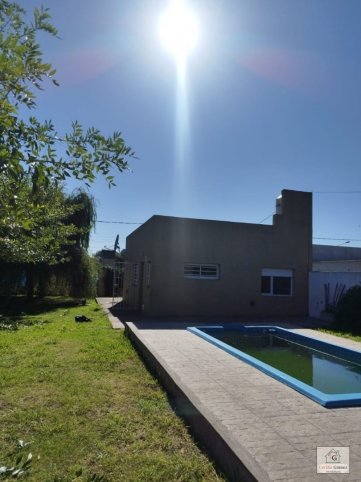 Casa en Venta Ugarte 2472, 180m², 2 dorm, 1 baño, pileta y parrilla