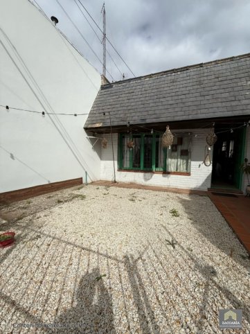Casa 2 dorm, 100m² con garage — 9 de Julio