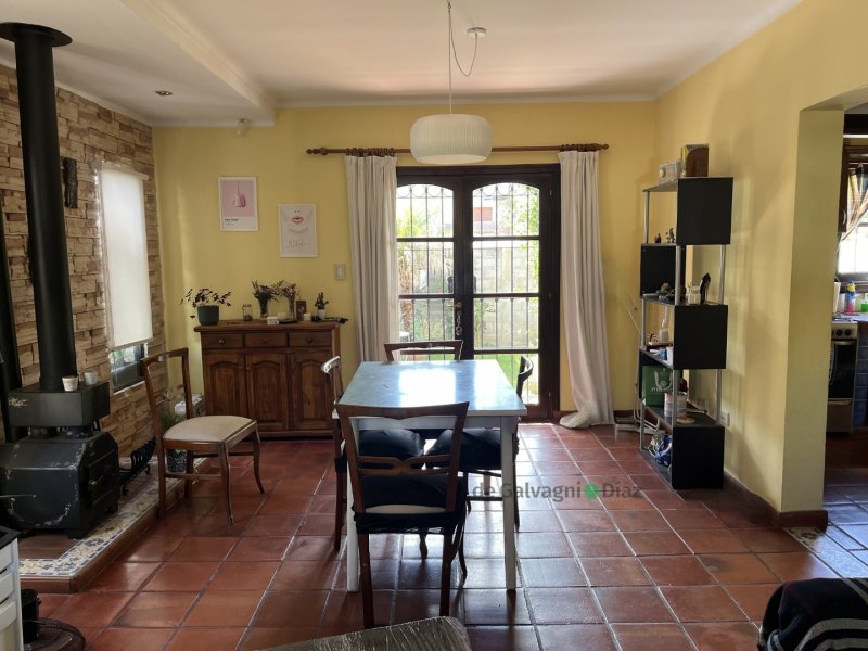 Casa 2 dorm, 115m² en PH con garage — Larrea esq. Ruben Dario