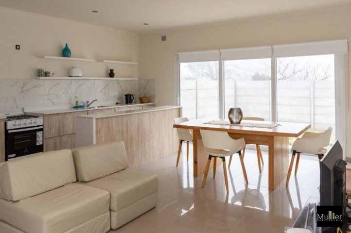 Casa 2 dorm, 80m² en Zona La Rural