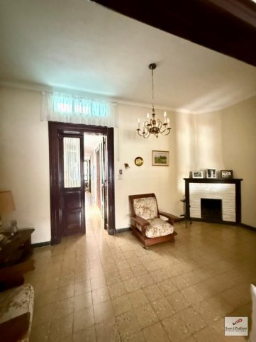 Casa céntrica en venta/permuta, 138m², ideal oficinas