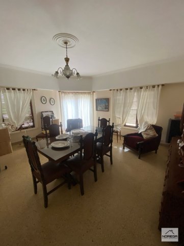 Casa en primer piso, 4 dorm, 170m² — Santamarina y Constitución