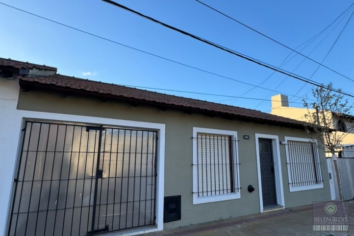 Casa en Venta Larrea al 1000, 90m², 2 dorm, 1 baño, garage