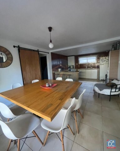 Casa 3 dorm, 148m² con pileta — Figueroa y Dante Alighieri