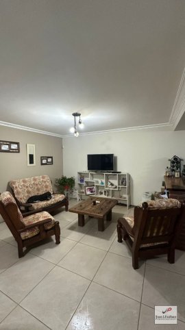 Casa 4 dorm, 164m² con pileta y garage — Piñeiro