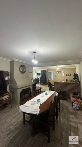 Casa 4 dorm, 164m² con pileta y garage — Piñeiro
