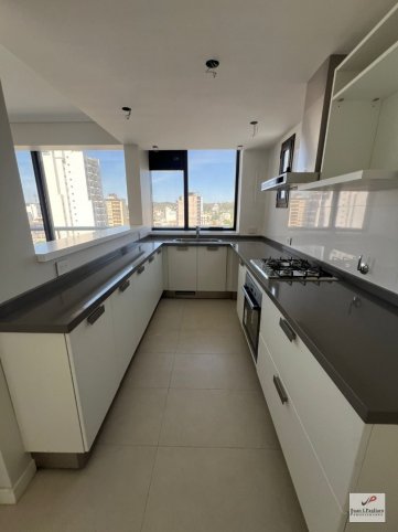 Depto 2 dorm, 104m² con cochera — Alem y Mitre