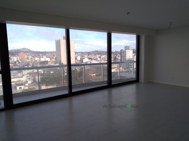 Depto 2 dorm, 104m² con cochera — Alem 813