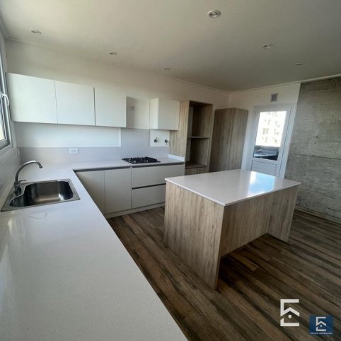 Depto 2 dorm, 115m² con cochera y ascensor — Av. Santamarina y Mitre