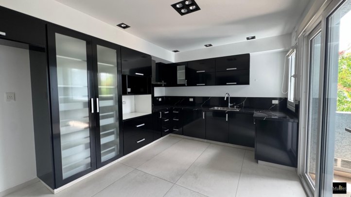 Depto 2 dorm, 100m² en Avenida Brasil — Piso 2