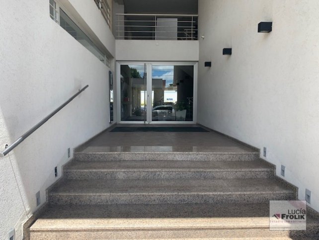 Depto 2 dorm, 78m² con cochera — Garibaldi y Alberdi