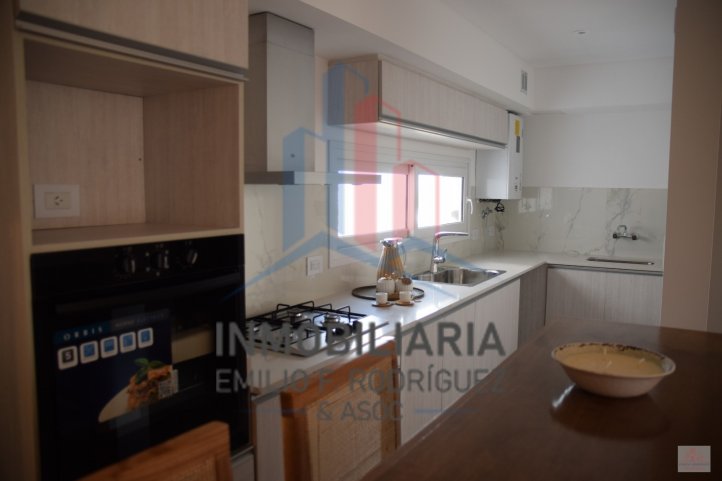 Departamento en Venta 1 dorm, 60m² con garage — España 829
