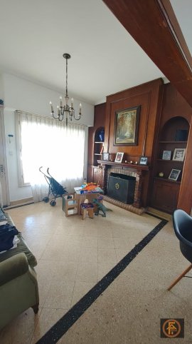 Casa 3 dormitorios, 2 baños, garage — Av. Rivadavia al 500