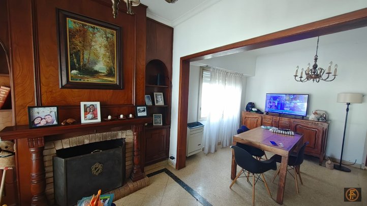 Casa 3 dormitorios, 2 baños, garage — Av. Rivadavia al 500
