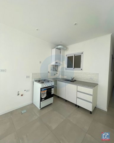 Depto 1 dorm, 47m² en 1° de Mayo 1357 con cochera — 1° piso