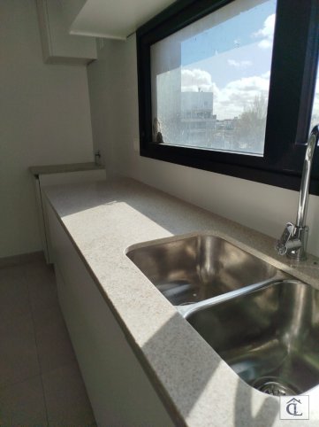 Depto en Alquiler 2 dorm, 50m² en 4 de Abril y Primero de Mayo