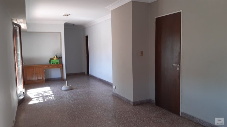 Avellaneda 1025