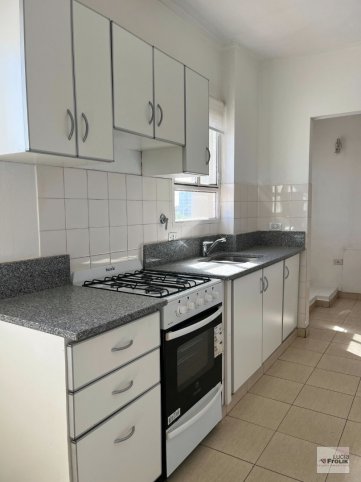 Depto céntrico 2 dorm, 70m² con cochera — 9 de julio 455