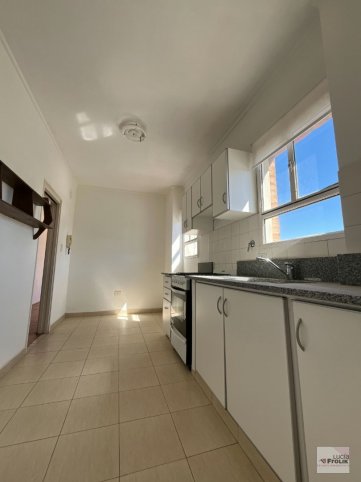 Depto céntrico 2 dorm, 70m² con cochera — 9 de julio 455
