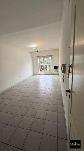 Departamento en venta sobre calle Pinto, 58m² con 2 cocheras — Plaza Independencia
