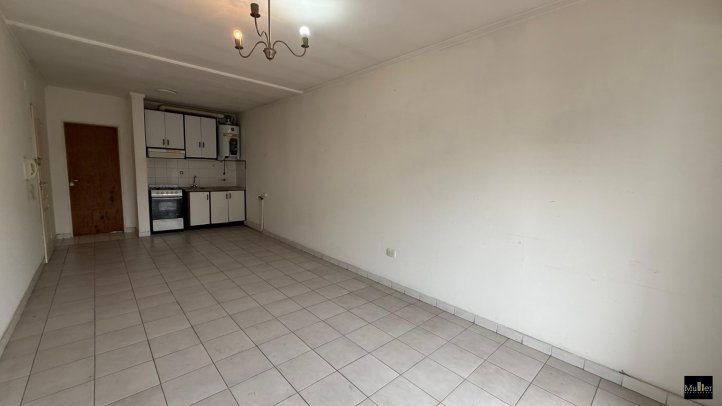 Departamento en venta sobre calle Pinto, 58m² con 2 cocheras — Plaza Independencia