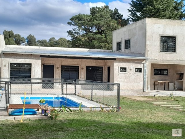 Quinta en construcción de 180m² con 3 dorm, 3 baños y pileta — La Merced 2150