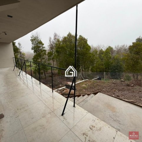 Casa 3 dorm, 210m² con garage para 2 autos — Paseo de los Españoles