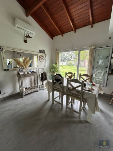 Casa quinta 3 dorm, 107m² en esquina con pileta — Nigro