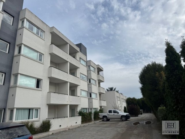 Depto 1 dorm en Roca 160, con cochera