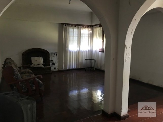 Quinta en Venta con pileta y casa de dos dormitorios — Av Circumbalacion y Juarez