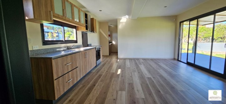 Casa 2 dorm, 90m² en Centinela con garage