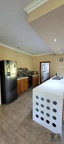 Casa 3 dorm, 185m² con pileta y garage — César Milstein