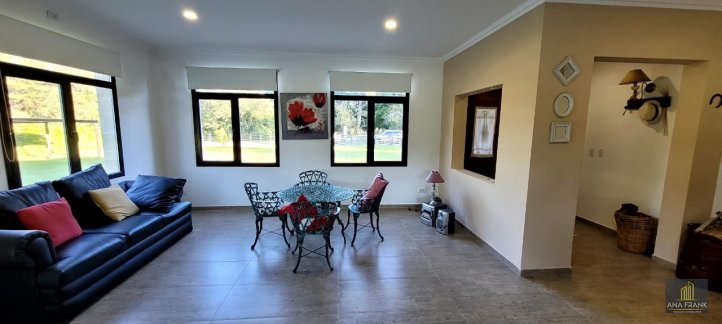 Casa 3 dorm, 185m² con pileta y garage — César Milstein