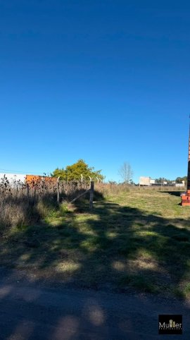 Lote en venta, solo servicio de luz — Ruta 30 y Luis Maria Campos