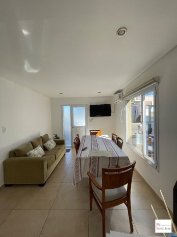 Casa 2 dorm, 58m² con cochera — Piedrabuena