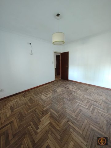Casa 2 dorm, 126m² con garage — Arenales