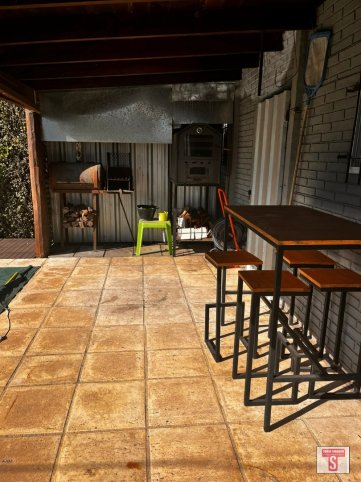 Casa 1 dorm, 24m² con garage y pileta — Coronel Suarez