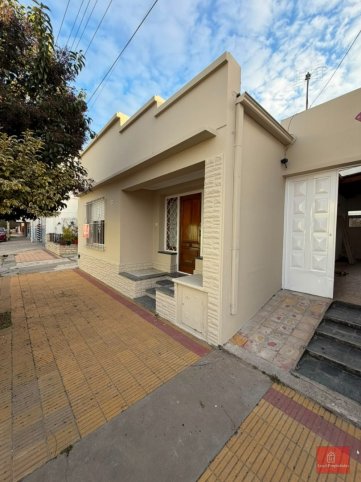 Casa en Venta Ituzaingo 1474, 153m², 2 dorm, 1 baño, garage